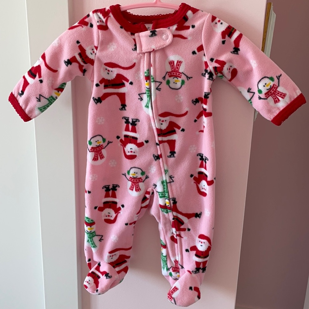 Carter’s newborn polar Santa pajama 🎅